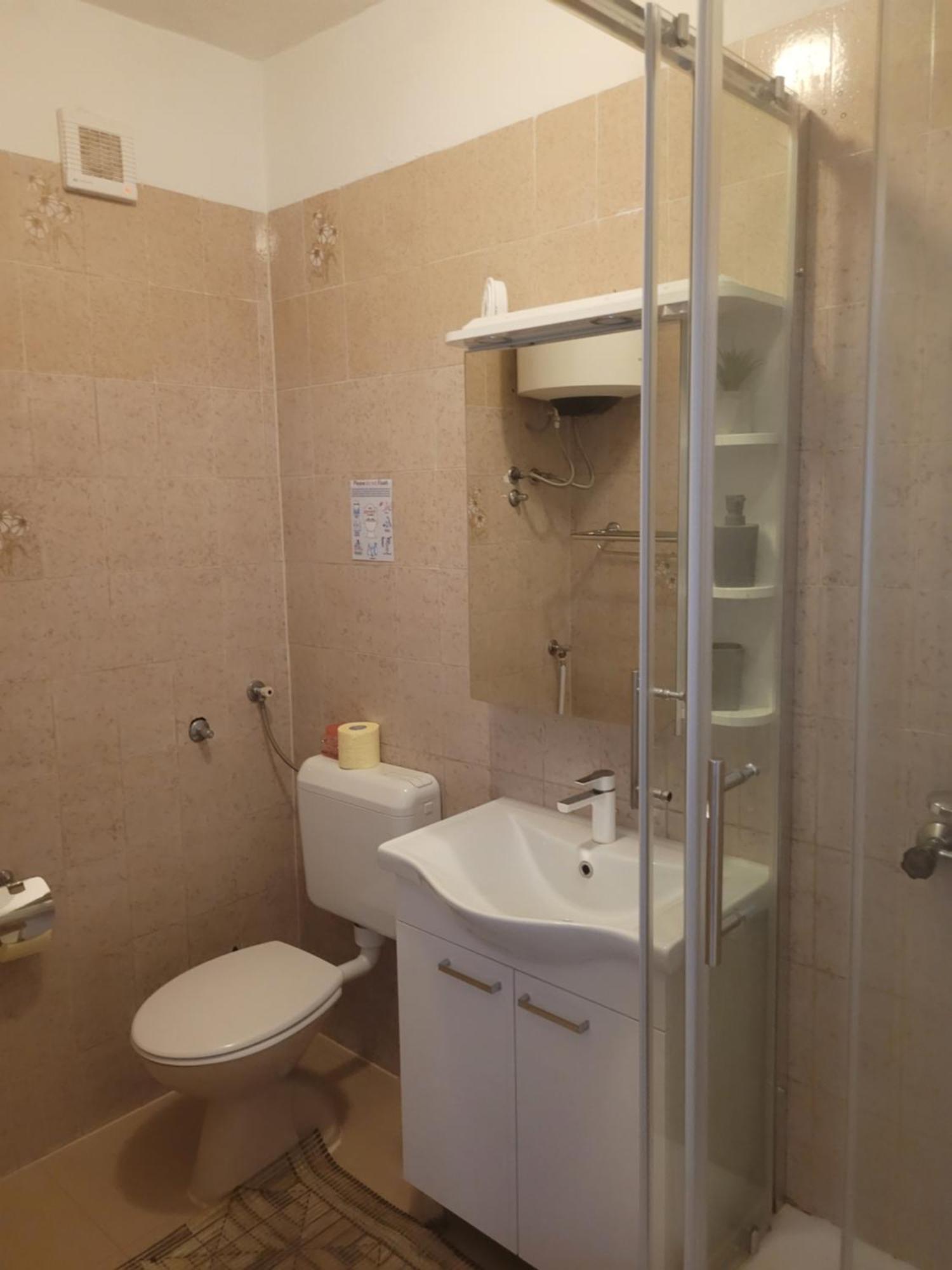 Apartments Coko Omis Bilik gambar