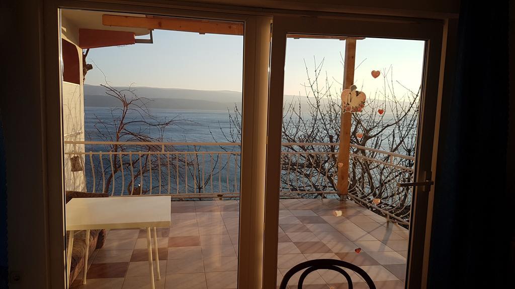 Apartments Coko Omis Luaran gambar