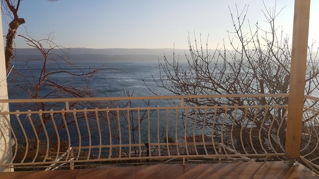 Apartments Coko Omis Luaran gambar