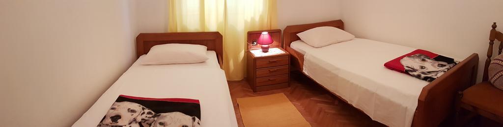 Apartments Coko Omis Luaran gambar