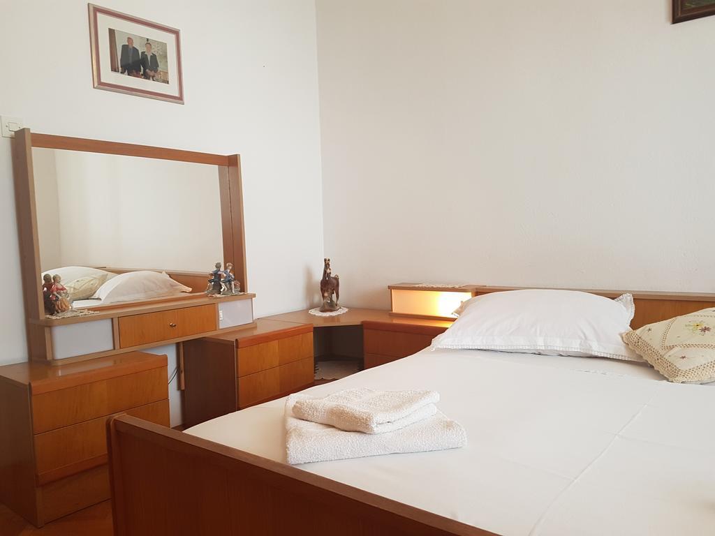 Apartments Coko Omis Luaran gambar