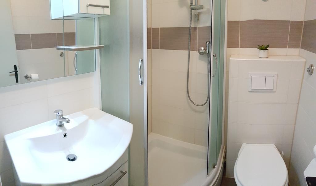 Apartments Coko Omis Luaran gambar