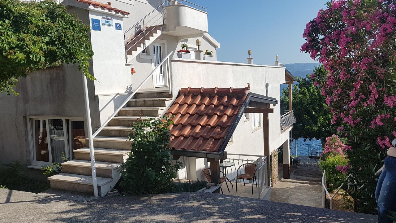 Apartments Coko Omis Luaran gambar