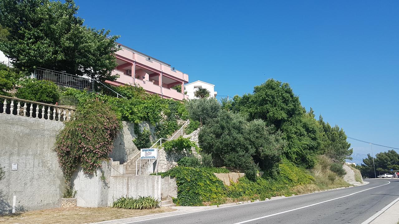 Apartments Coko Omis Luaran gambar